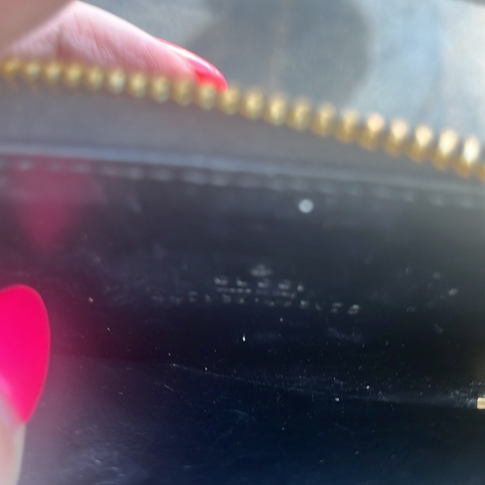 Black Gucci purse and matching gucci wallet used only a handful of times! - Picture 9 of 16